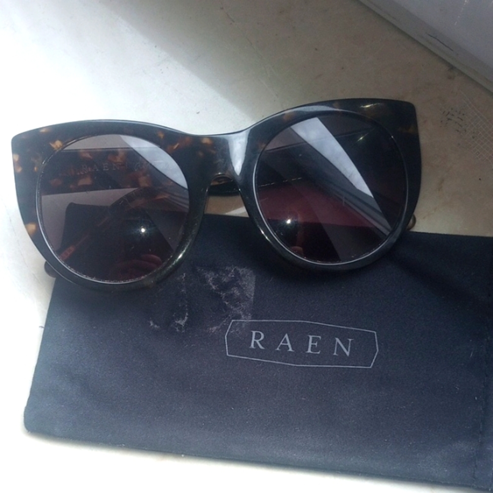 RAEN Durante Sunglasses Brindle Tortoise Cateye Oversized